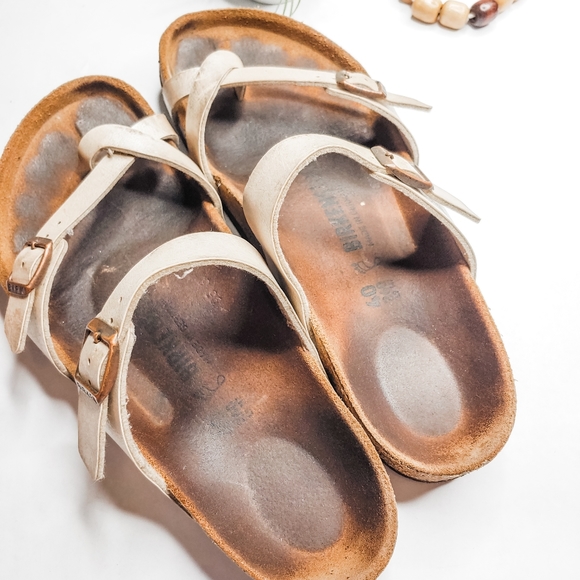 Birkenstock | White/Silver Sandals Toe Strap - Picture 6 of 6